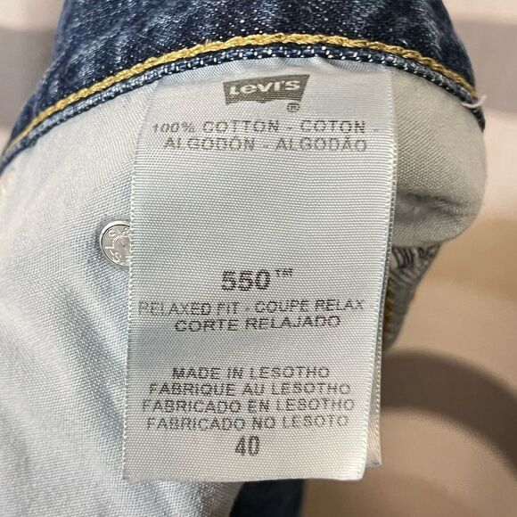 Levi’s 550 denim shorts size 40 relaxed fit inseam 10” - Picture 5 of 5